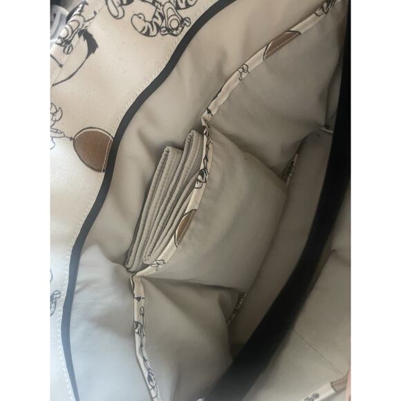 Disney Winnie the Pooh Petunia Pickle Bottom Diaper Bag Disney Tigger Piglet - Picture 10 of 11